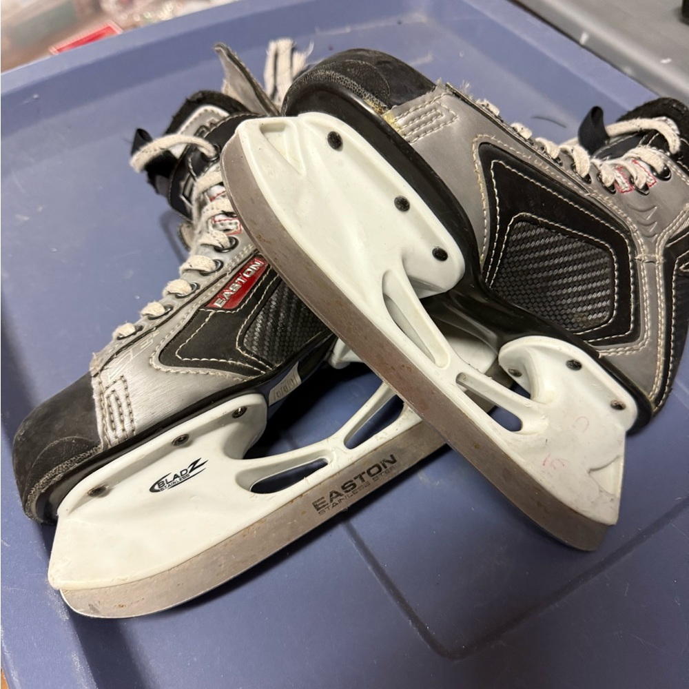 Easton boys hockey skates 2.0
